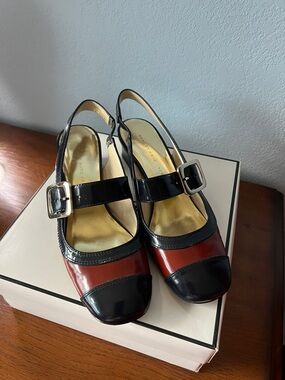 Marc Jacobs Black and Burgundy Patent Leather Slingback Pumps